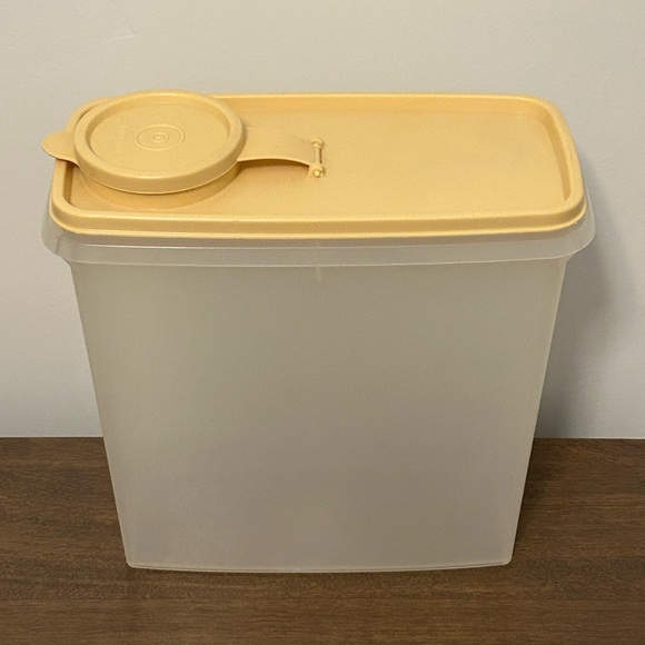 TUPPERWARE CEREAL CONTAINER KEEPER #469 WITH TAN WIDE MOUTH FLIP TOP SEAL #470 - Picture 3 of 11
